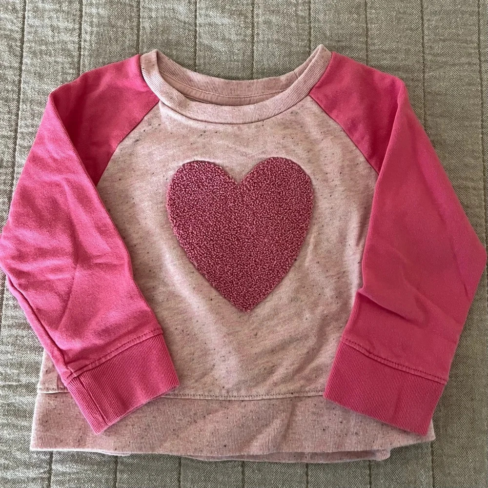 Gap Kids Girls Heart Sweatshirt, Size 2T